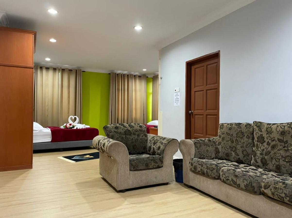 Samudera Hotel Kampung Kuala Besut Extérieur photo